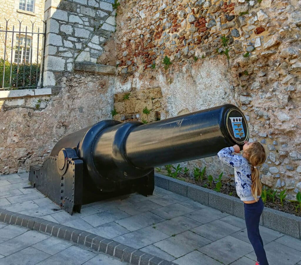 Canon in Gibraltar