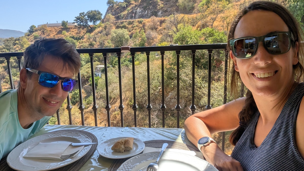 Enjoying a terrace in Istán