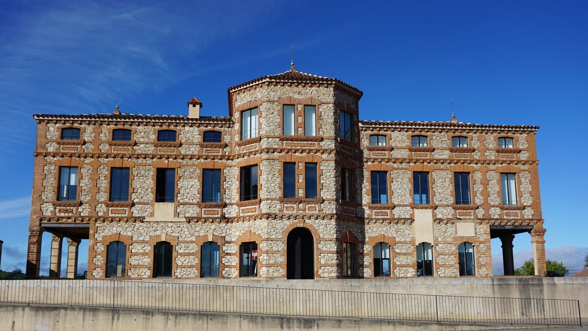 Centro de Innovación y Promoción del Ibérico (CIPI), located in the historic Edificio del Tiro Pichón.