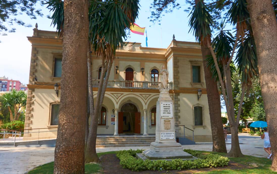 Cruz Herrera Museum, La Línea de la Concepción