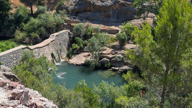 Weir on the river Turón en Málaga